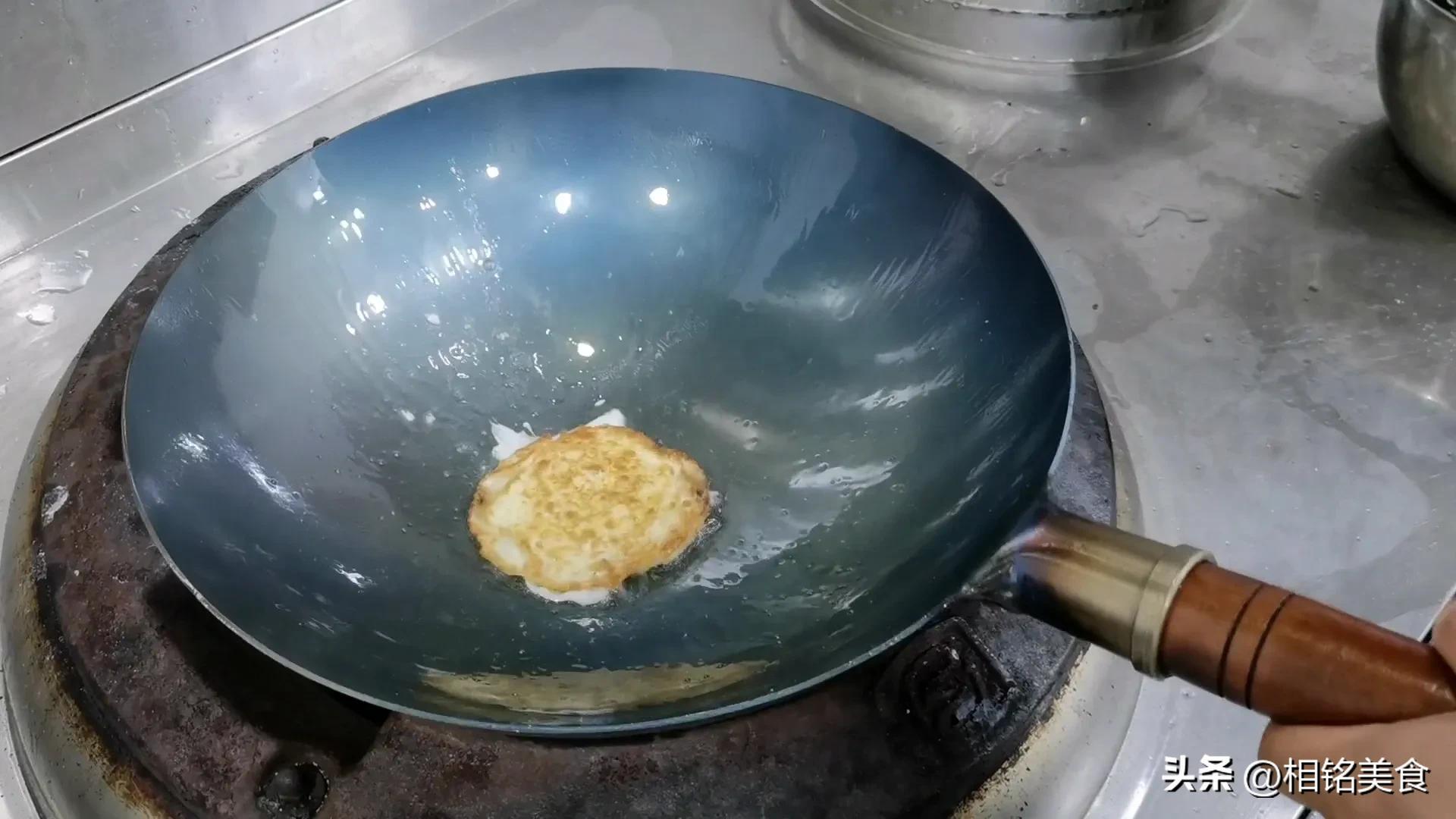 新铁锅怎样开锅小妙招视频,不粘锅的铁锅最佳开锅方法