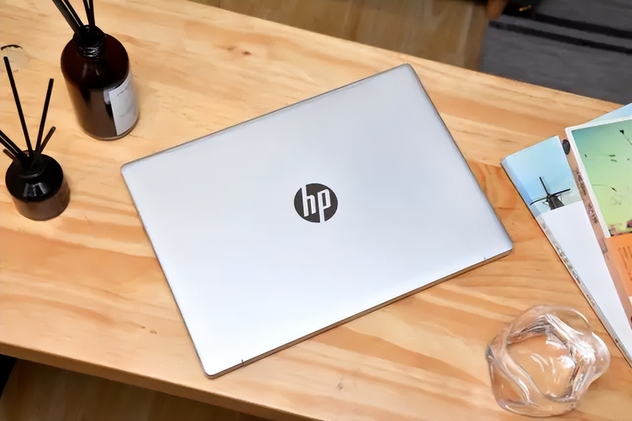 性价比高平价轻薄笔记本推荐,预算六千左右的高颜值轻薄笔记本