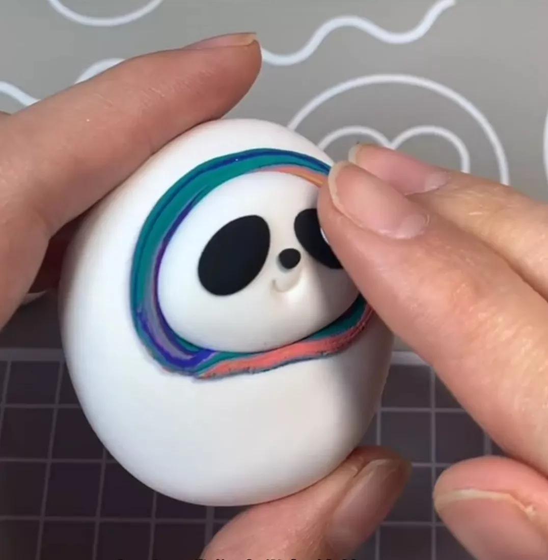 冬奥会吉祥物冰墩墩和雪容融手绘,如何用雪做冬奥会吉祥物冰墩墩