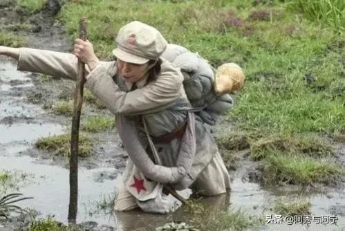 红军长征时女红军主要工作,女红军长途跋涉