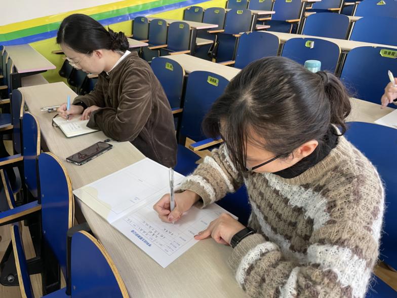 “题”炼精彩共享智慧——青岛湖岛小学英语学科命题培训专题教研