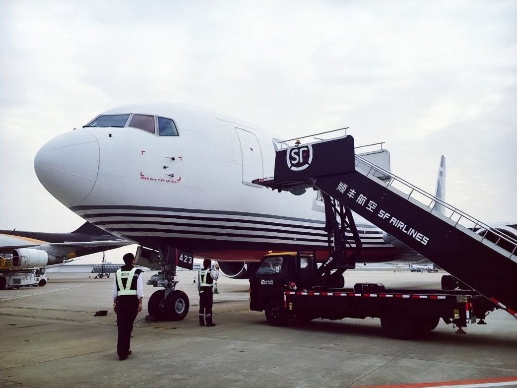 顺丰标准服务流程,顺丰快递又慢又快服务不一样吗