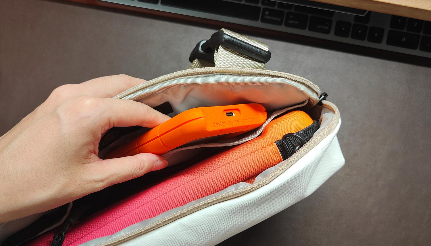 一个视频初学者的设备都有啥？2K显示器+存储工具+拓展坞+SD卡