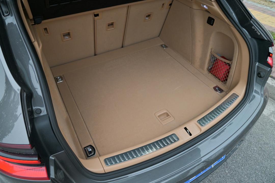 macans保时捷2023款顶配,macans保时捷新款