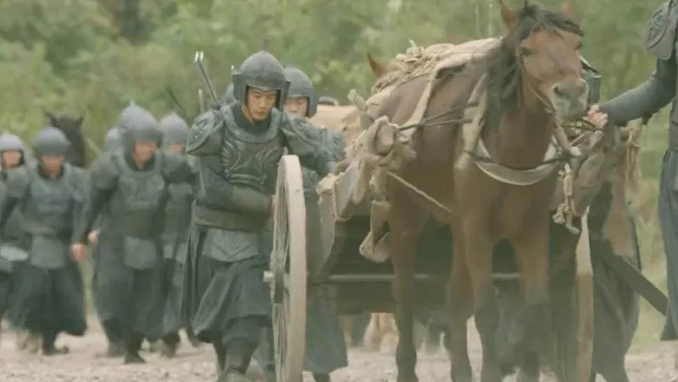 曾经被黄忠斩杀立威的夏侯渊，到底是个怎样的人？这位大将很弱吗