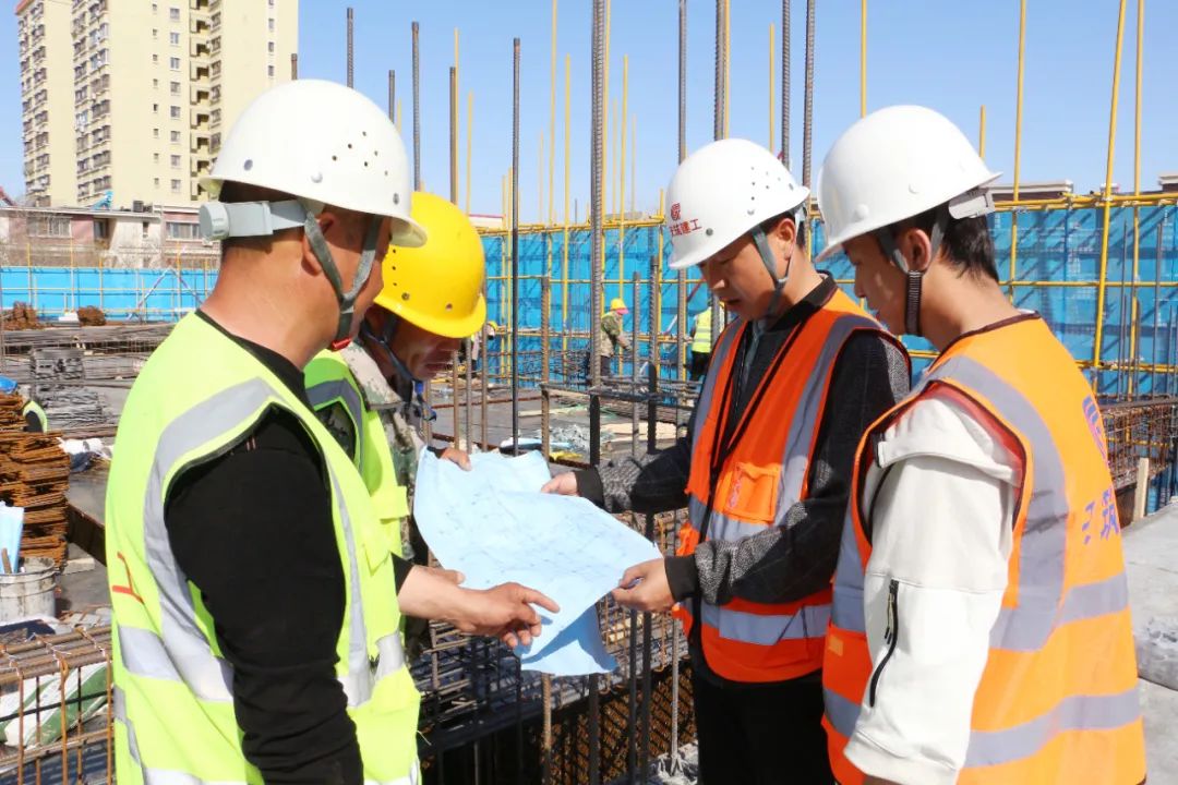 【贯彻落实师市*党**委“1+4+3+6”重点工作】蓄力加油“火车头”再添新动能——师市扎实开展“六抓”工作综述