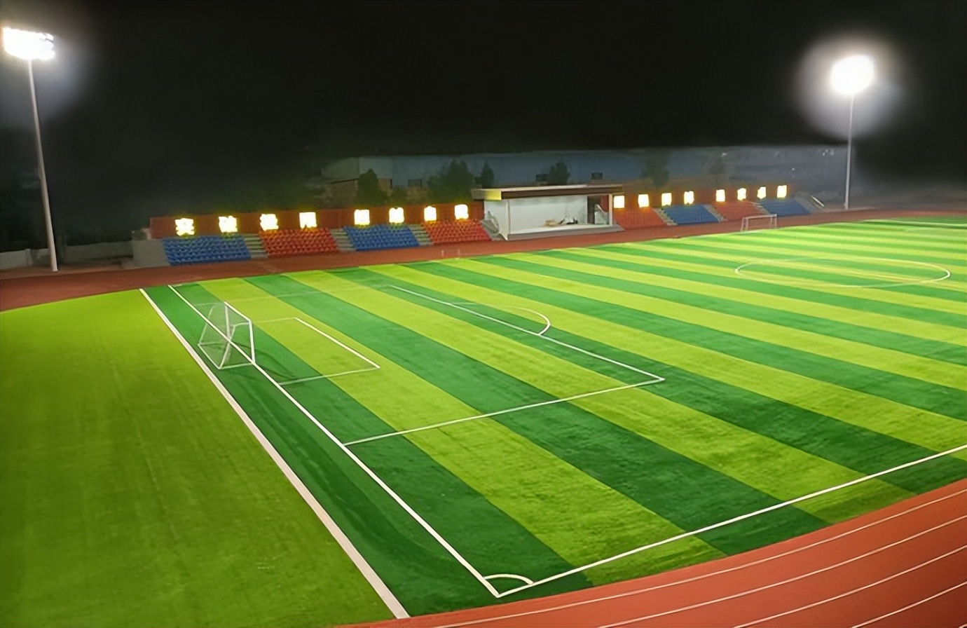 七大洲足球场案例│汗洒绿茵球场，点亮战士风采