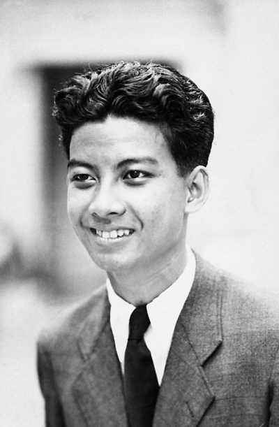 为何周总理的脸色勃然变化，并让罗瑞卿和刘亚楼等将领罚站？