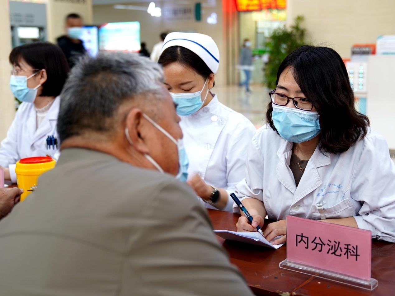 市中医医院开展痛风日义诊,世界痛风日主题活动