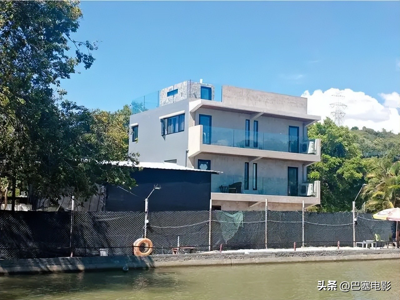 目前郑伊健靠什么生活,郑伊健低调笑谈婚后生活