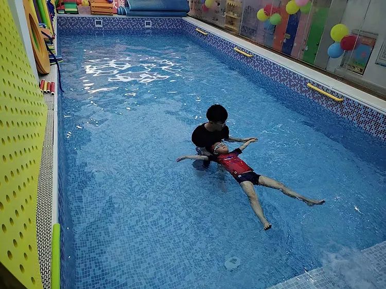 抚宁小鱼尼莫亲子水育中心,小鱼尼莫儿童游泳成长中心抚宁店