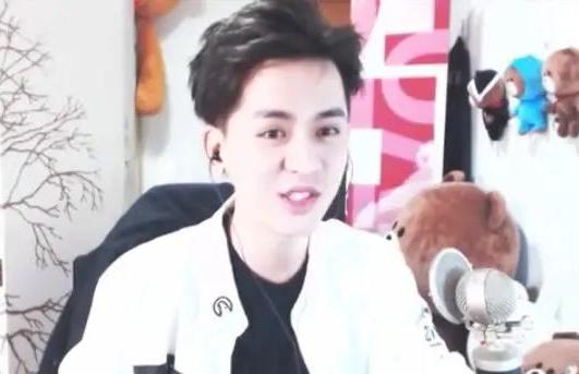 张一鸣前领导，裁员“保命”！昔日KTV的死对头，扛不住了