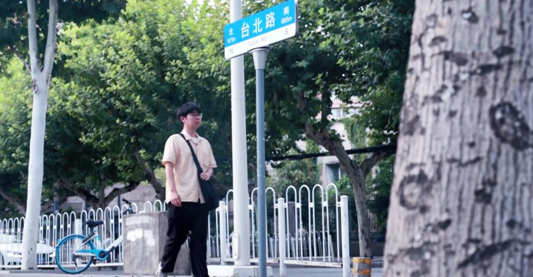 把一颗种子种在树上,把一颗种子种到地里面