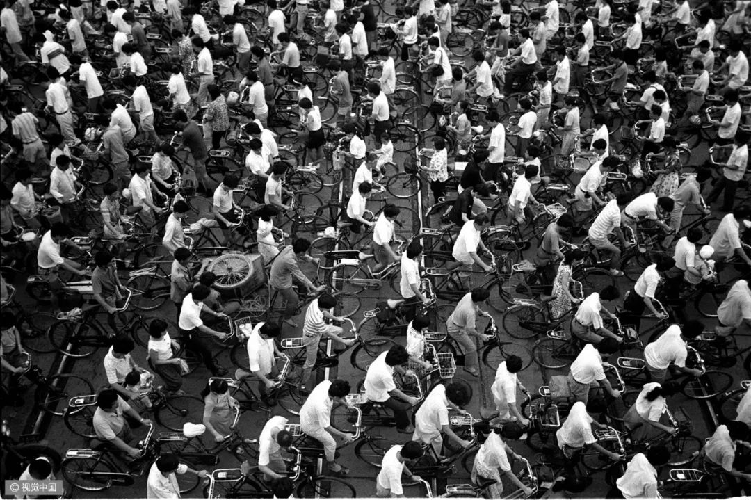 70年中华衣食住行的变化详细,中国70年前衣食住行的图片