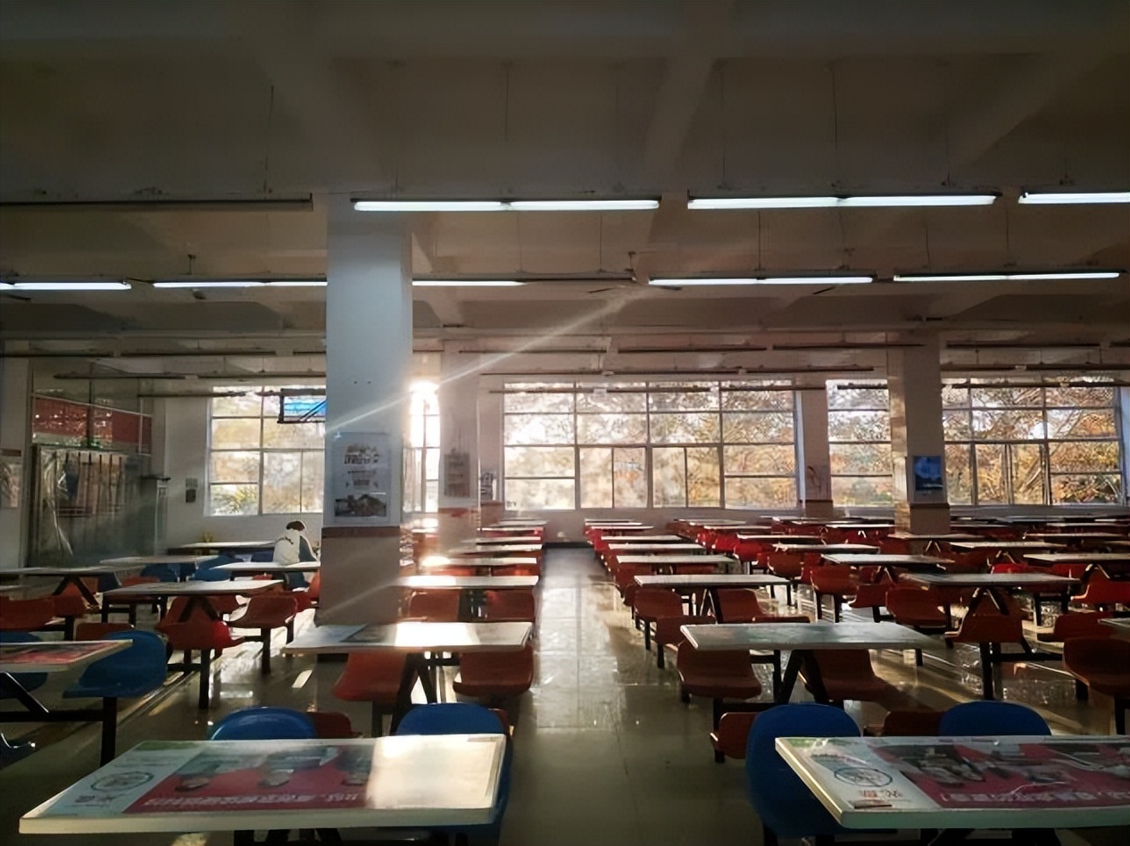 9大理由揭秘：在这个学校为何既能快乐学习，个性又能自由发展？