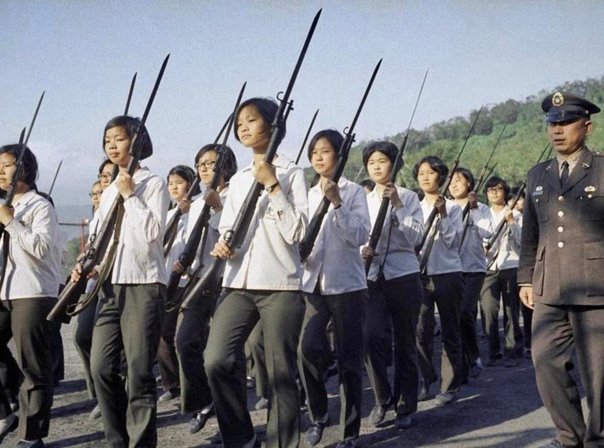 日军日记：*安妇慰**不服从管教，我很愤怒，用*刀刺**插入她的*体下**