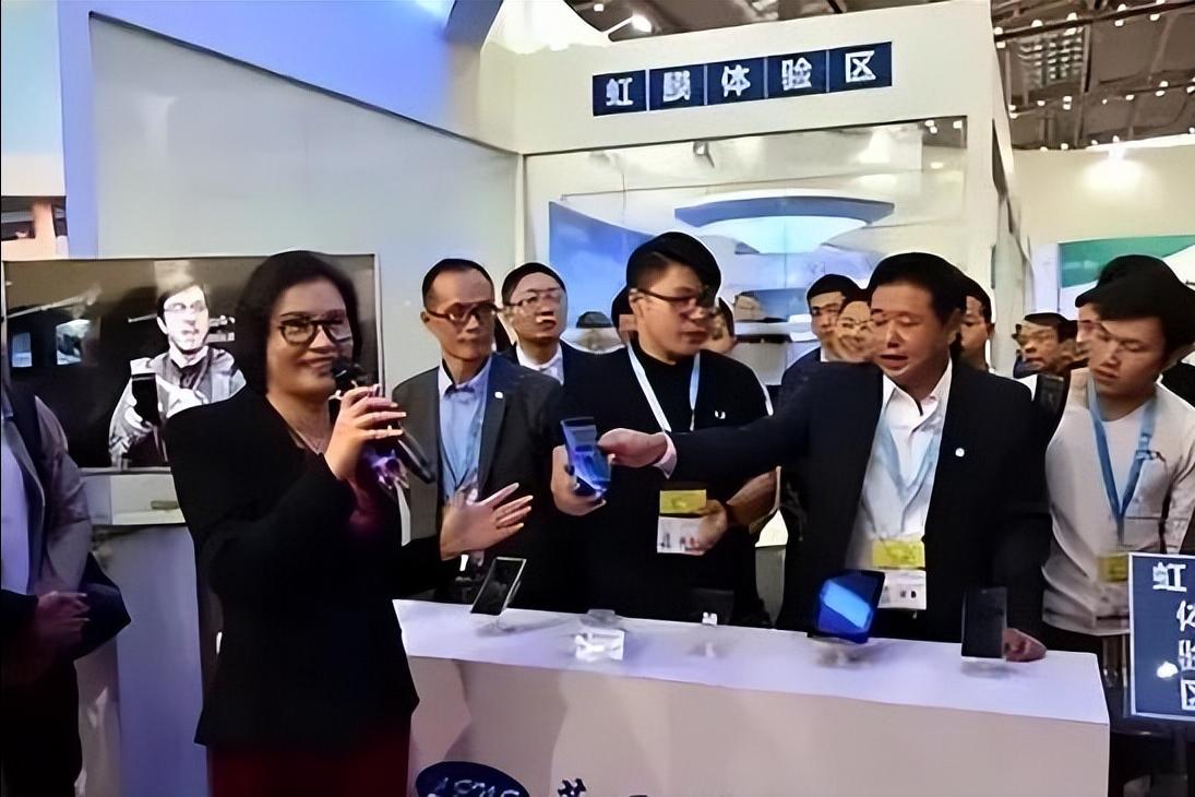 中国最牛打工妹逆袭成580亿女富豪,30岁打工妹的逆袭之路