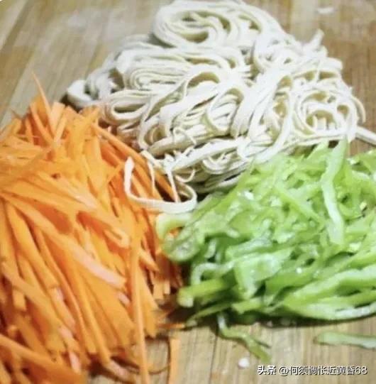 胡萝卜怎么炒才好看又营养,胡萝卜怎样炒好看又营养