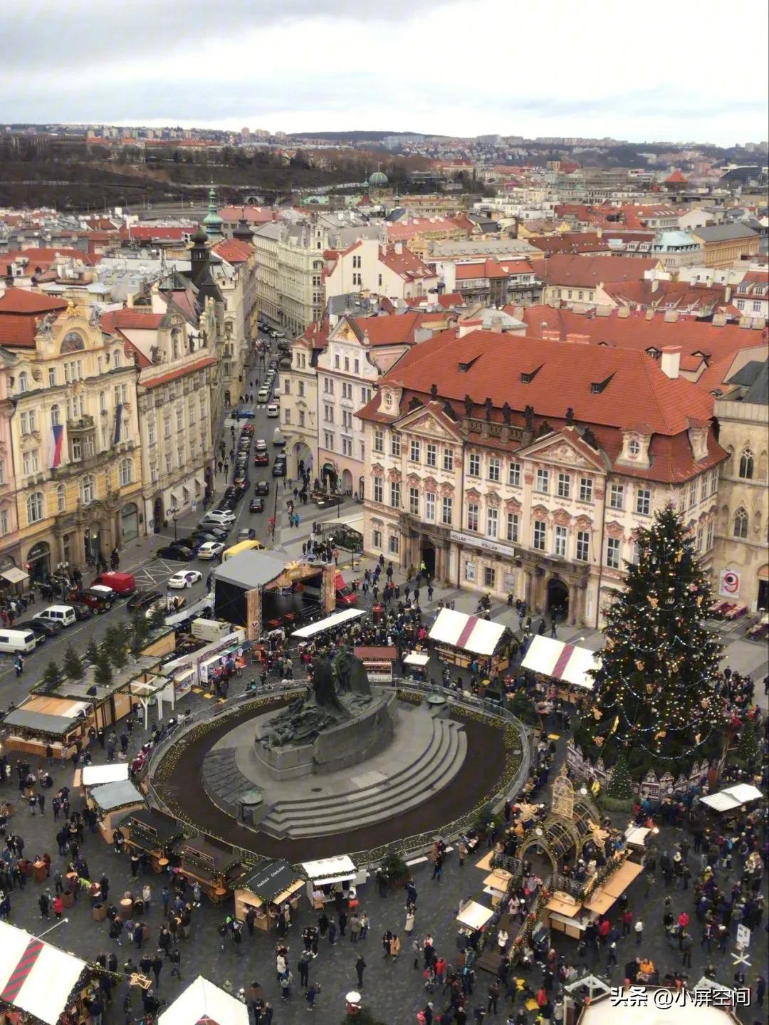 卡夫卡写变形记的背景,卡夫卡变形记的主旨
