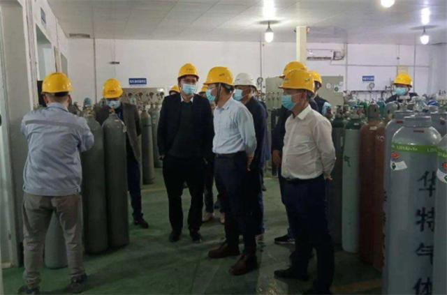 轮到美国被卡脖子？乌特有气体恐断供，将中气商纳入半导体供应链