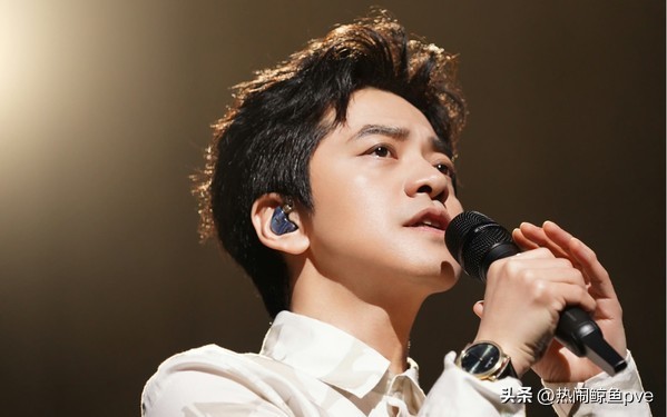 歌手李健反差,歌手和李健