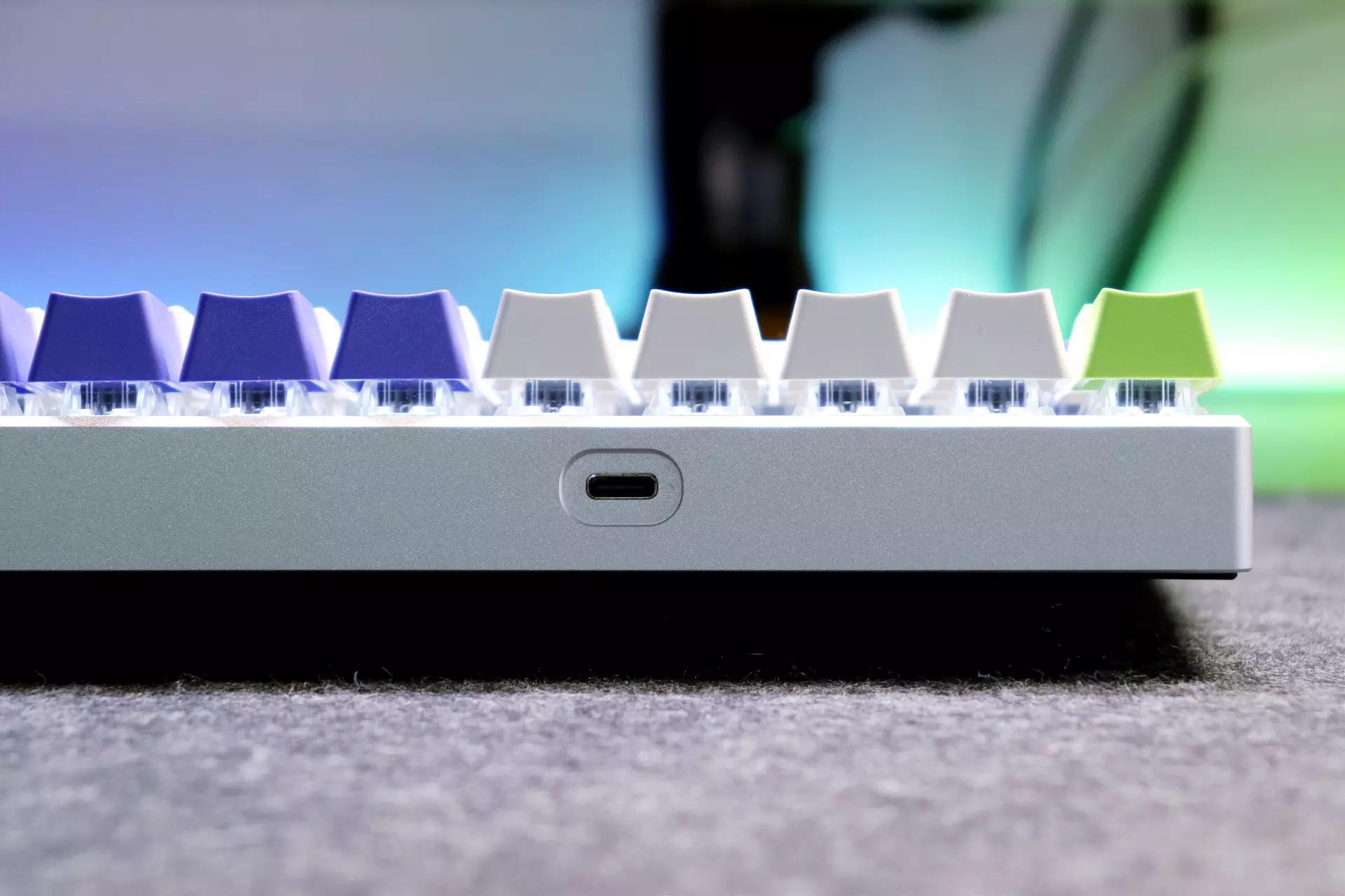 雷柏V700-8A多模机械键盘,雷柏v700rgb合金版机械键盘测评