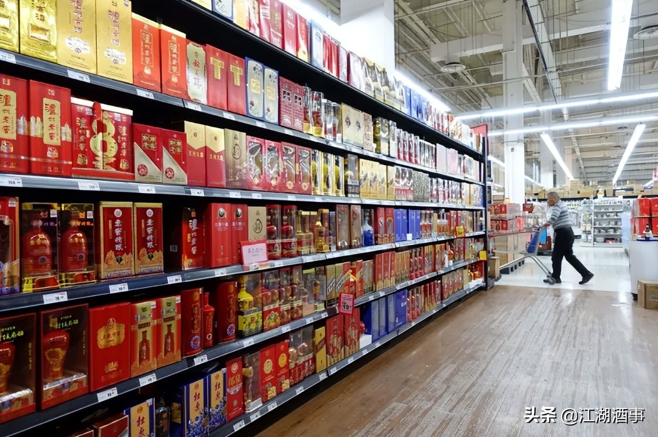 要抢牛栏山、老村长地盘？乡镇成名酒眼中香饽饽，酒友：选便宜的