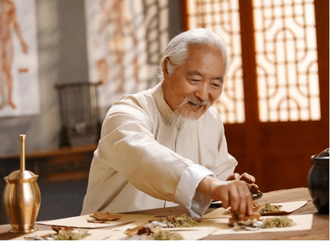 帕金森病的中医辨证与治疗,帕金森病可用中草药治吗