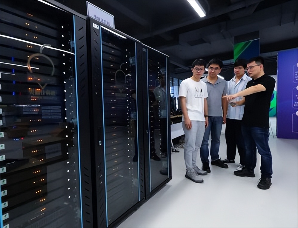 热门专业但要谨慎报考的三个专业,适合报考的六大新兴专业