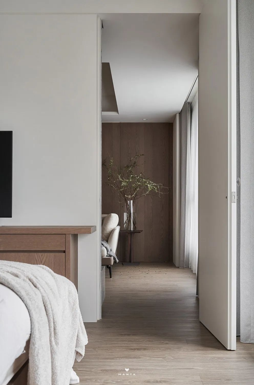 将自然质地捎进屋内，6口之家的理想共居