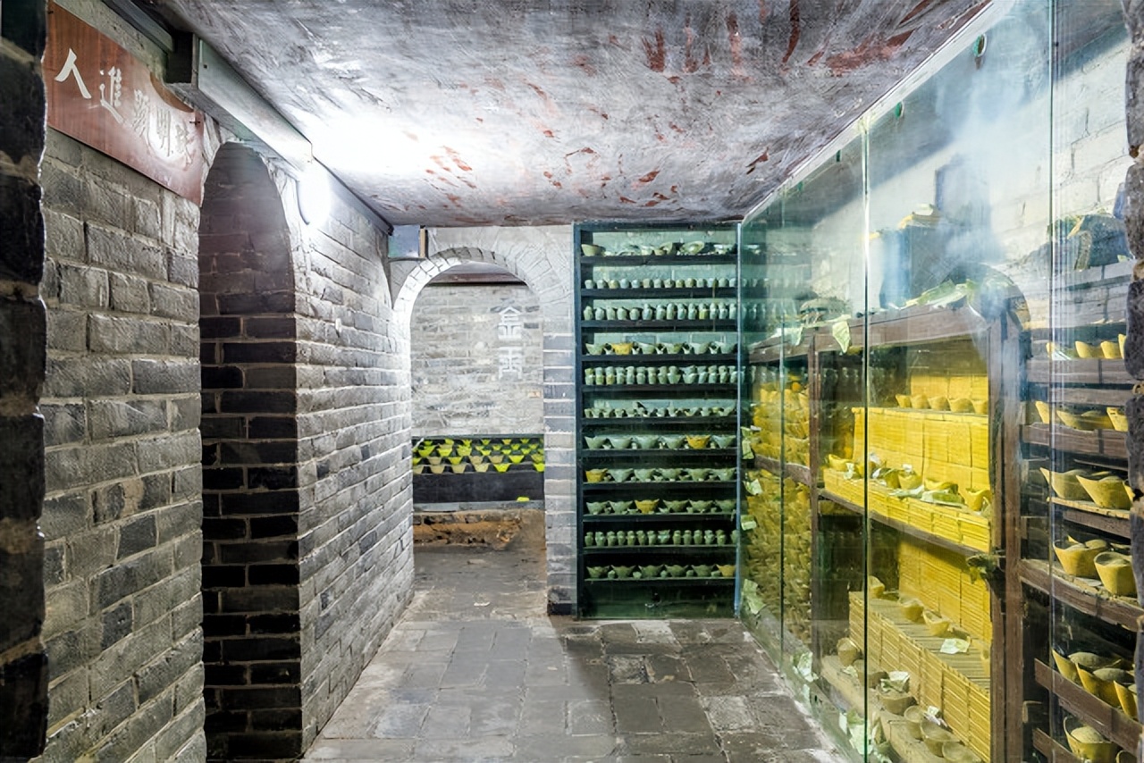 和珅的家产放到现在是多少,和珅的资产相当于现在多少钱