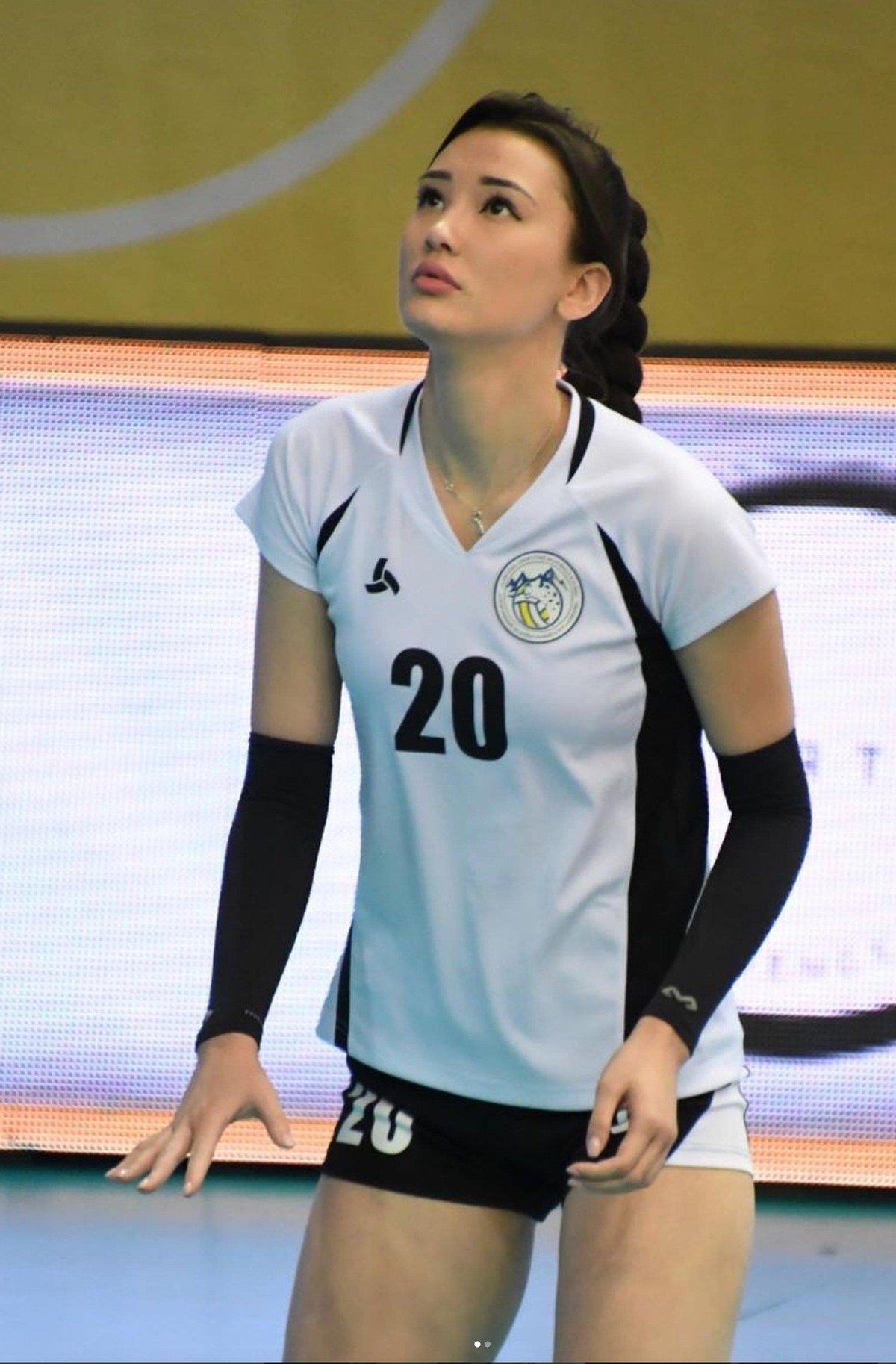 世界前三主攻排球少年,26岁排球美女