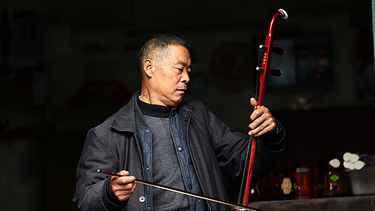 流水线上的乐章：承包了全世界一半乐器的中国小镇们