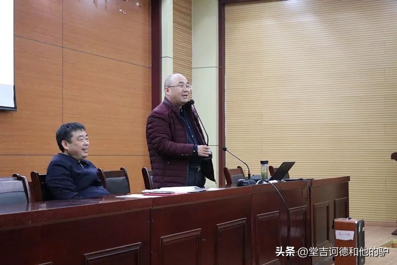 陈宏友教授演讲中途被抢话筒视频,陈宏友教授演讲时被学生抢话筒