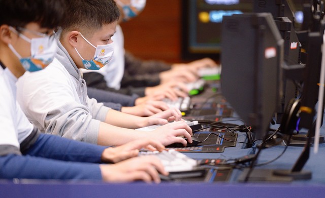 自媒体红利期已过怎么创业,大学生创业机遇与风险