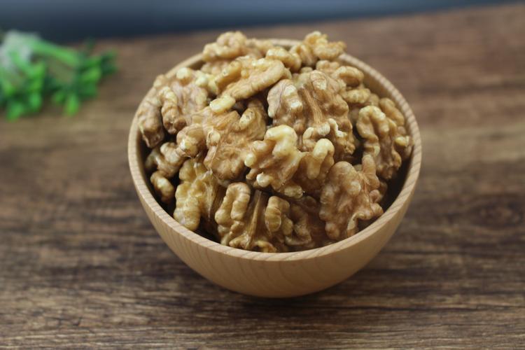 核桃适合什么体质的人吃,核桃是补肾的还是补脑