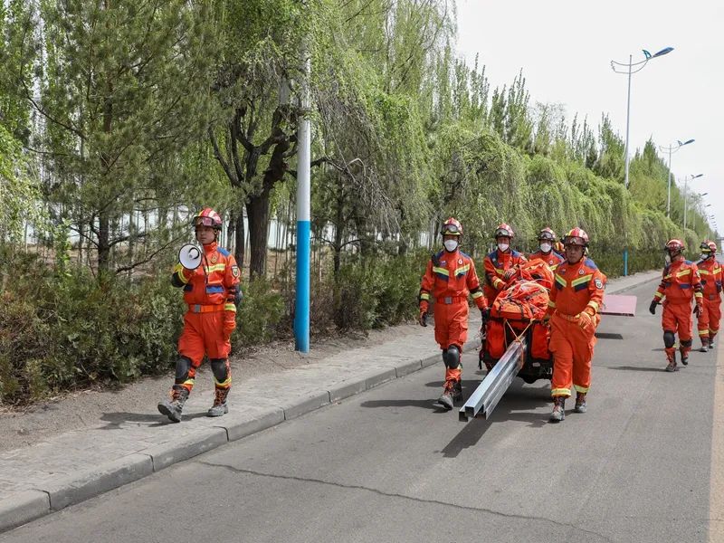 凝心聚力绘蓝图建言献策谱新篇,凝心聚力绘蓝图砥砺前进开新局