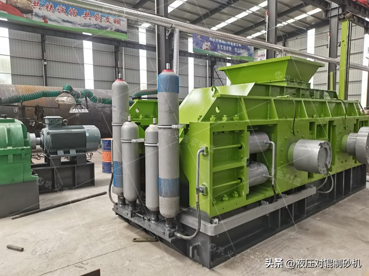 小型辊式粉碎机,小型锤式粉碎机多少钱一台