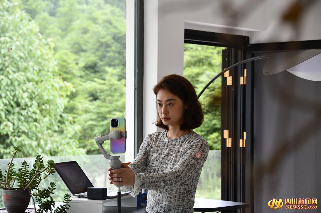 【回村的年轻人③】从美国加州到四川“嘉州”海归女孩点亮秘密“鸡地”