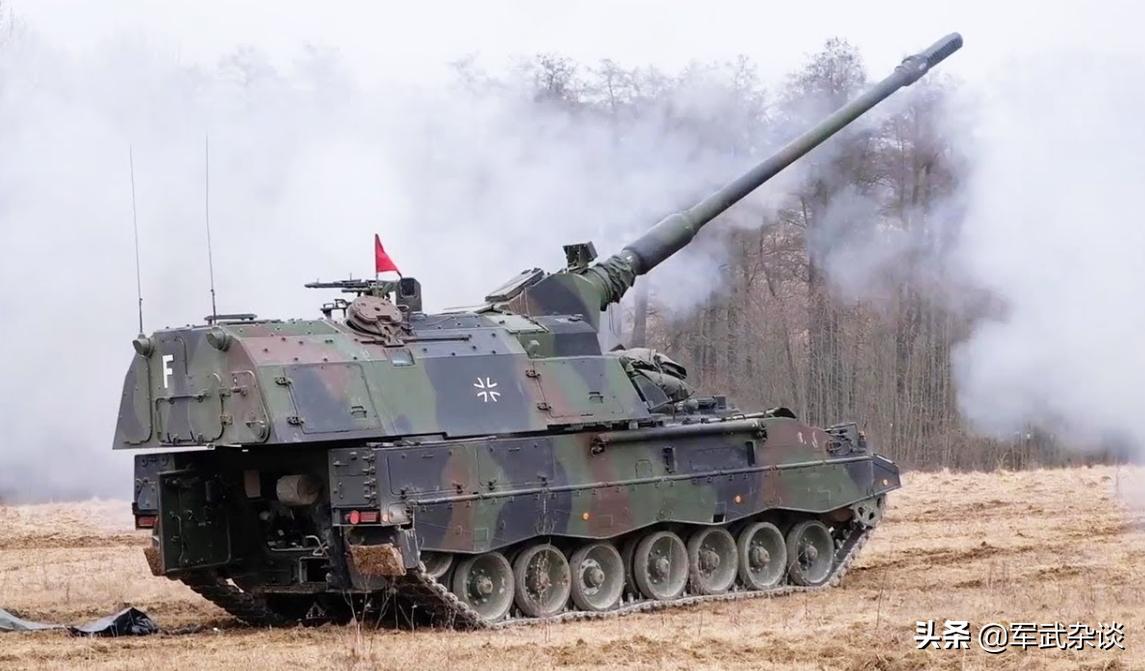 pzh155mm自行榴弹炮,pzh2000式155mm自行榴弹炮