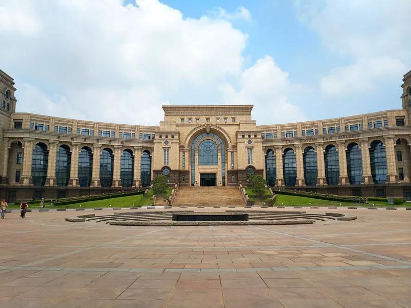 我为啥要娶一个小我10岁的法国女孩，是真爱吗