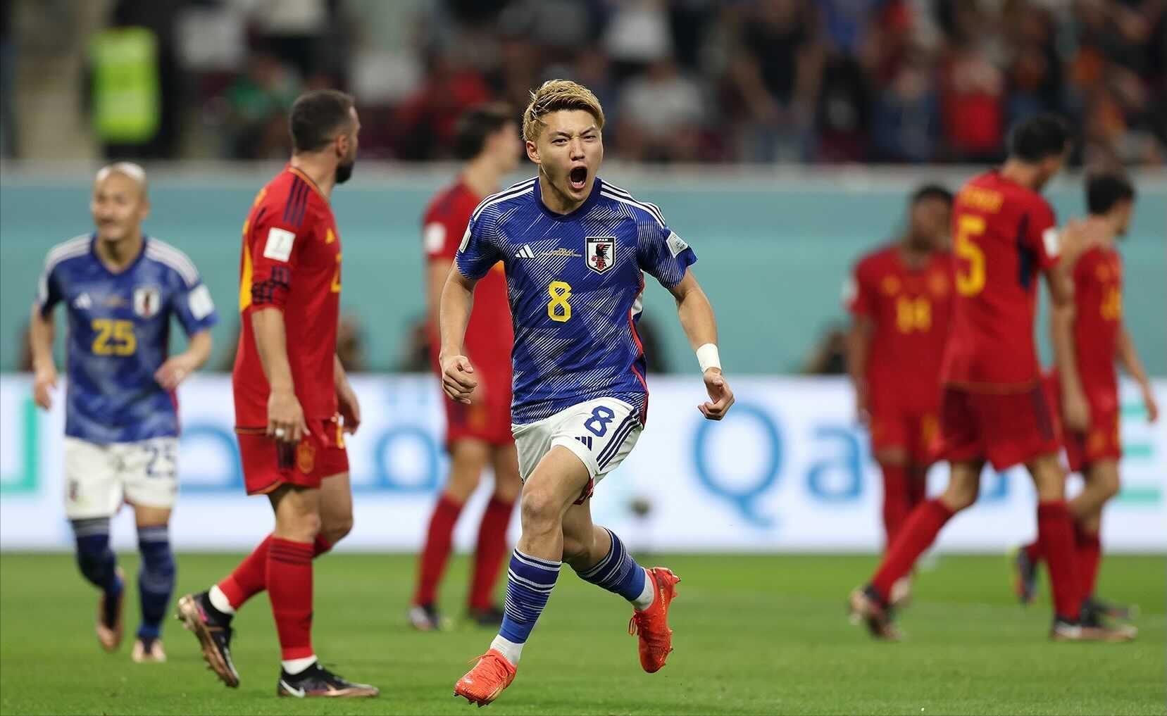 日本球迷欢迎日本教练森保一,日本赛后对森保一评价