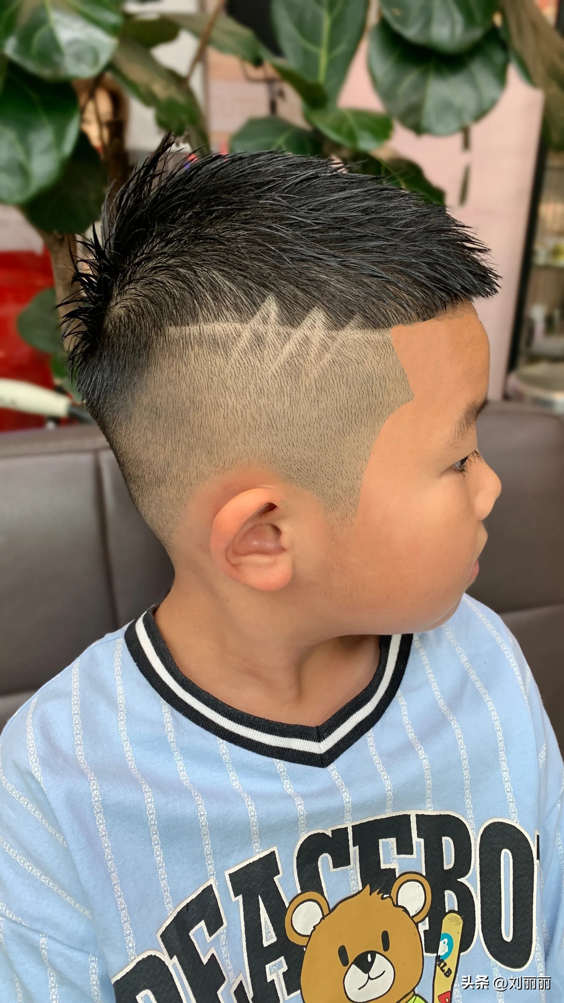 小男孩发型图片帅气寸头,小男孩发型图片帅气潮流休闲