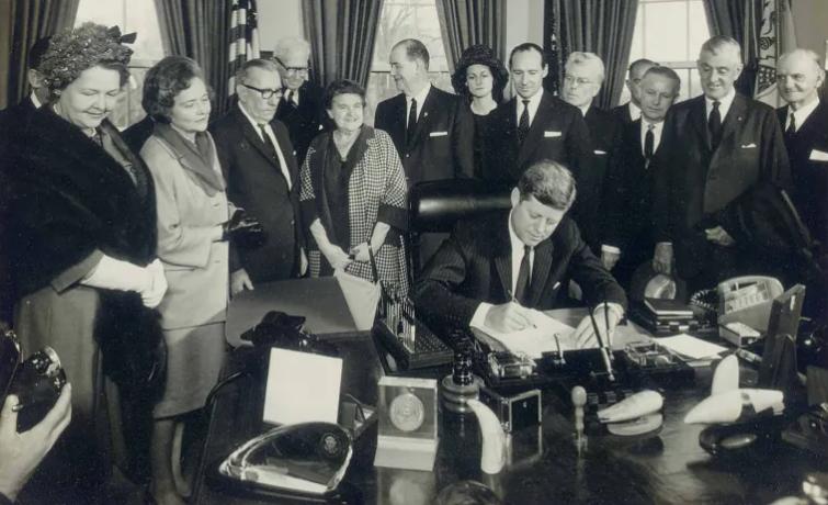 贝克汉姆爵位曝光,贝克汉姆的爵位怎么来的