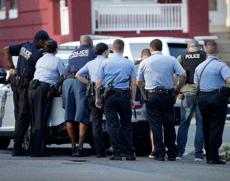 如果你被警察抓了怎么办,当你被美国警察拦住该怎么办