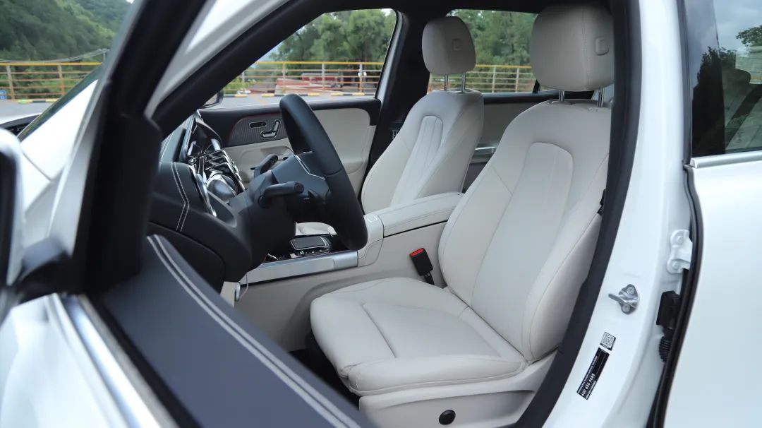 奔驰电车新能源2023款eqb落地价,奔驰eqaeqbeqc哪个大