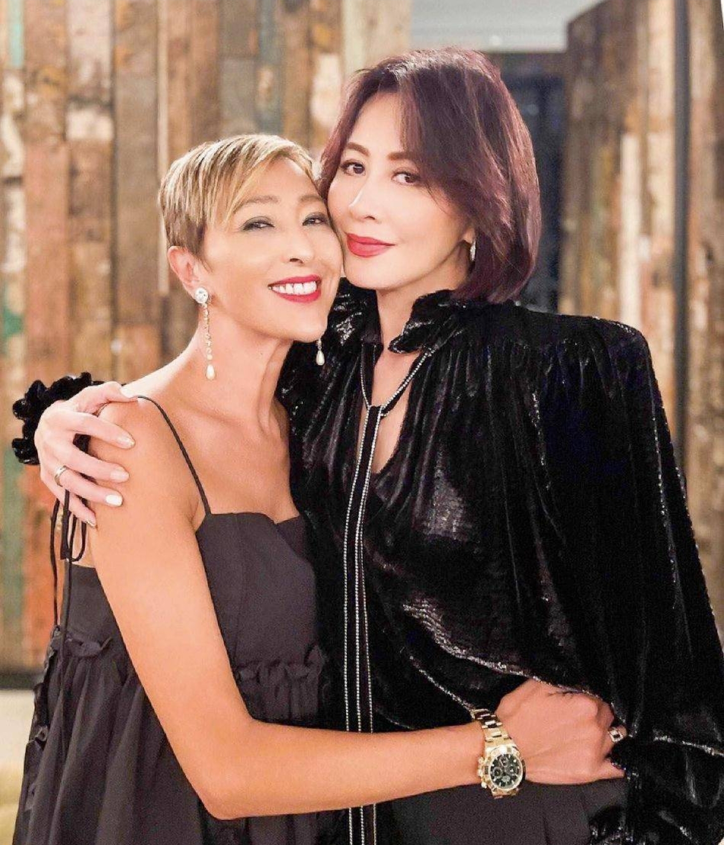 刘嘉玲帮梁朝伟庆生,刘嘉玲梁朝伟生日接吻