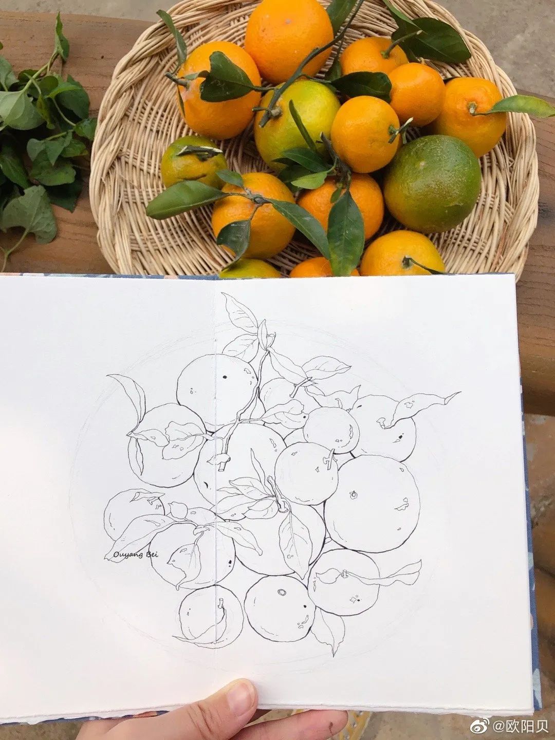 95后女孩画山水画,95后女大学生画山水课堂