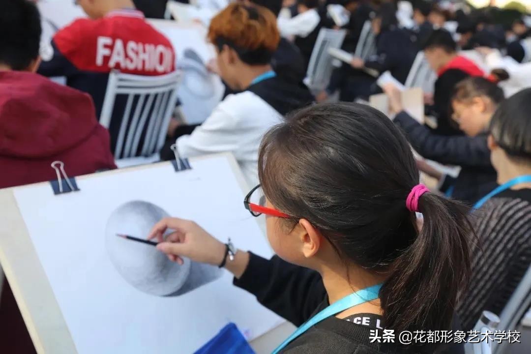 初中女生最吃香的十大技校专业,大专女生最吃香的十大专科专业