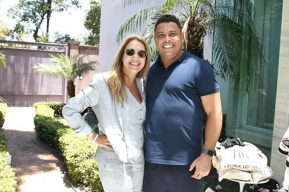 罗纳尔多曾经效力过几个俱乐部,罗纳尔多现身价